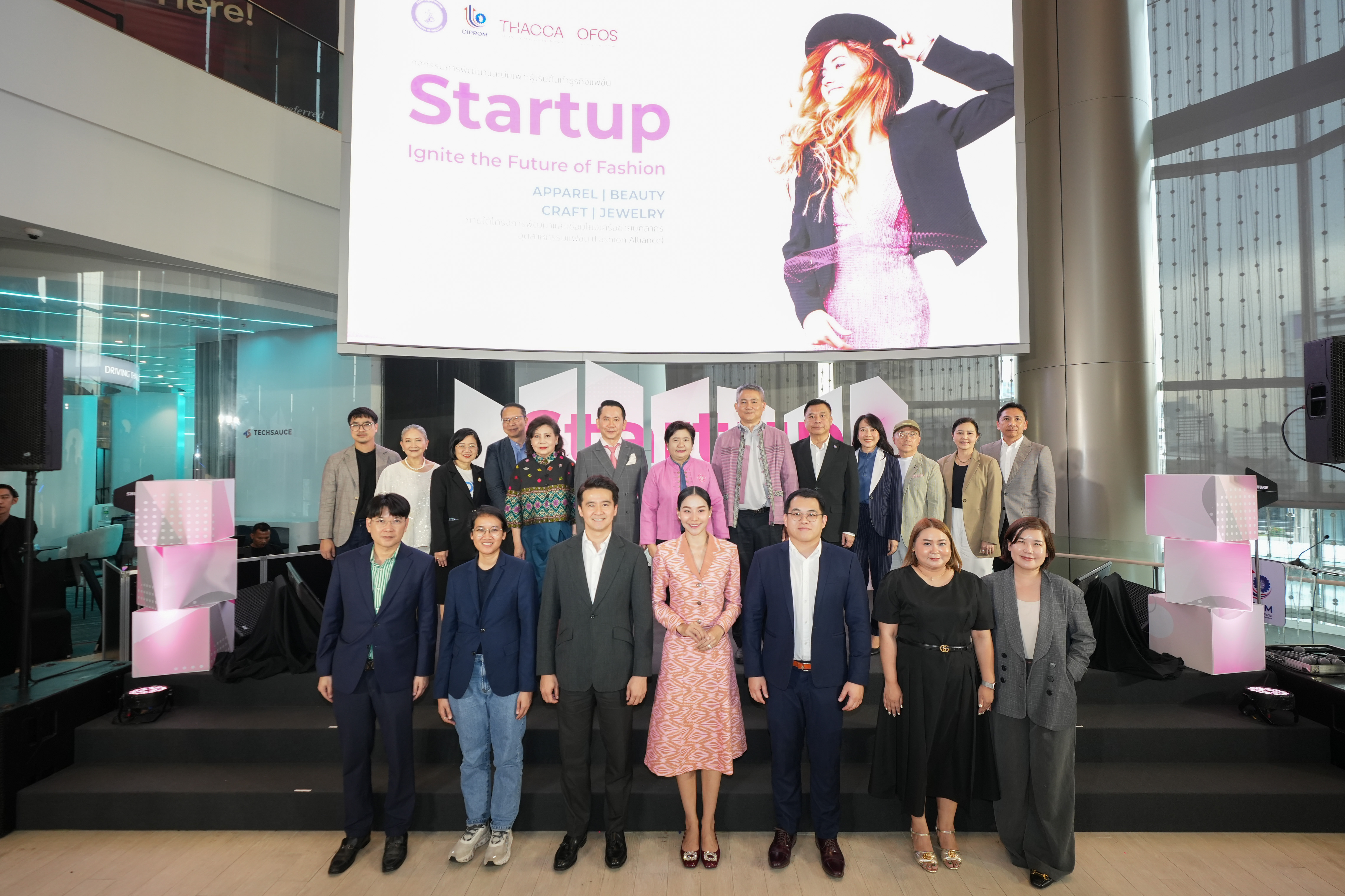 1 mentor. 12 brands. 100 dreams. 1,000 problems.